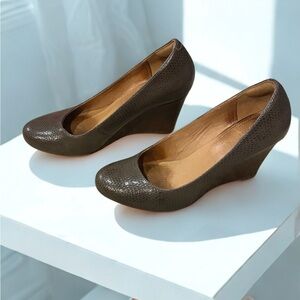 Clarks Elsa Purity Wedge Heels size 7